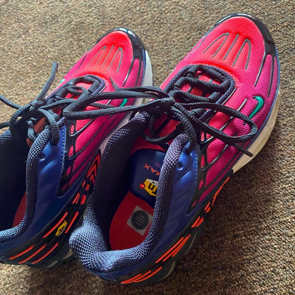 Nike Air Max like new multicolor sz 6